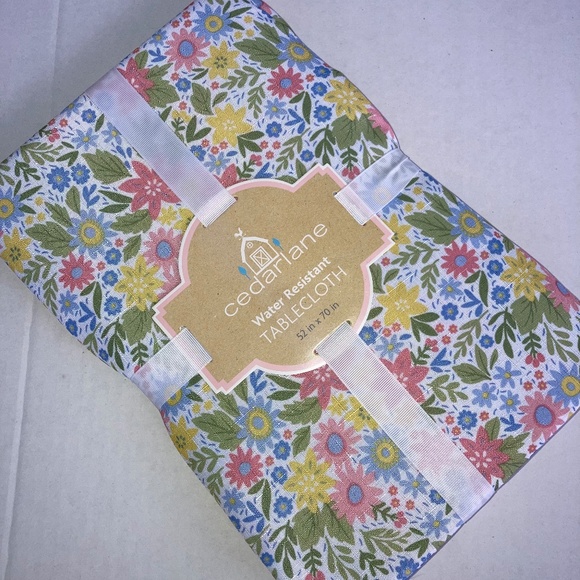 Spring Tablecloth NWT - Picture 1 of 3